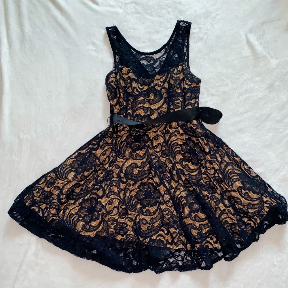 Nude+Black Laced Formal Dress